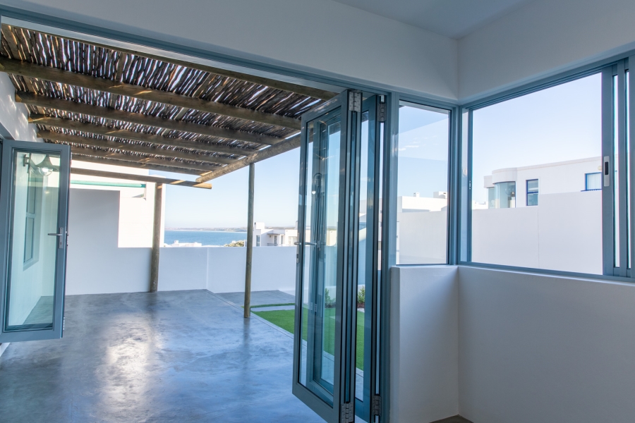 To Let 3 Bedroom Property for Rent in Paradise Beach Western Cape